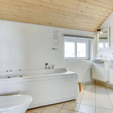 Sigbritt - 100m From The Sea By Interhome *